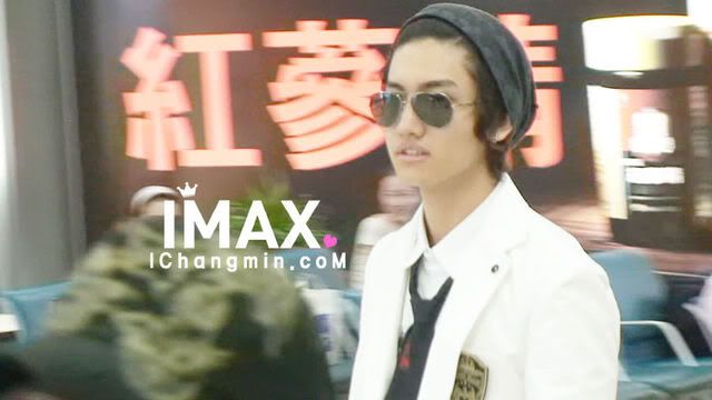 This is his first time appear on public with his piercing ear if Im not 