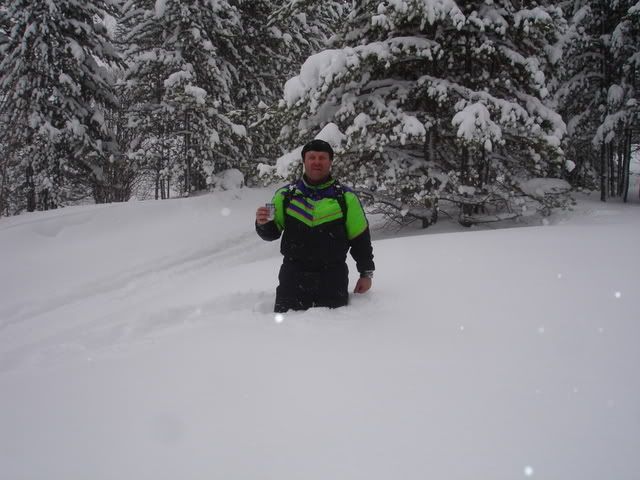 snowmobiling122807008.jpg