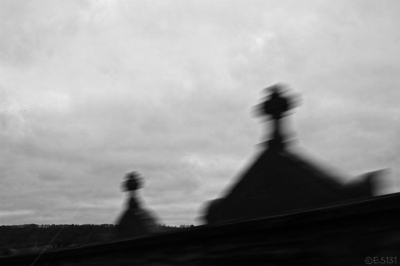 "silences..." ©E.5131