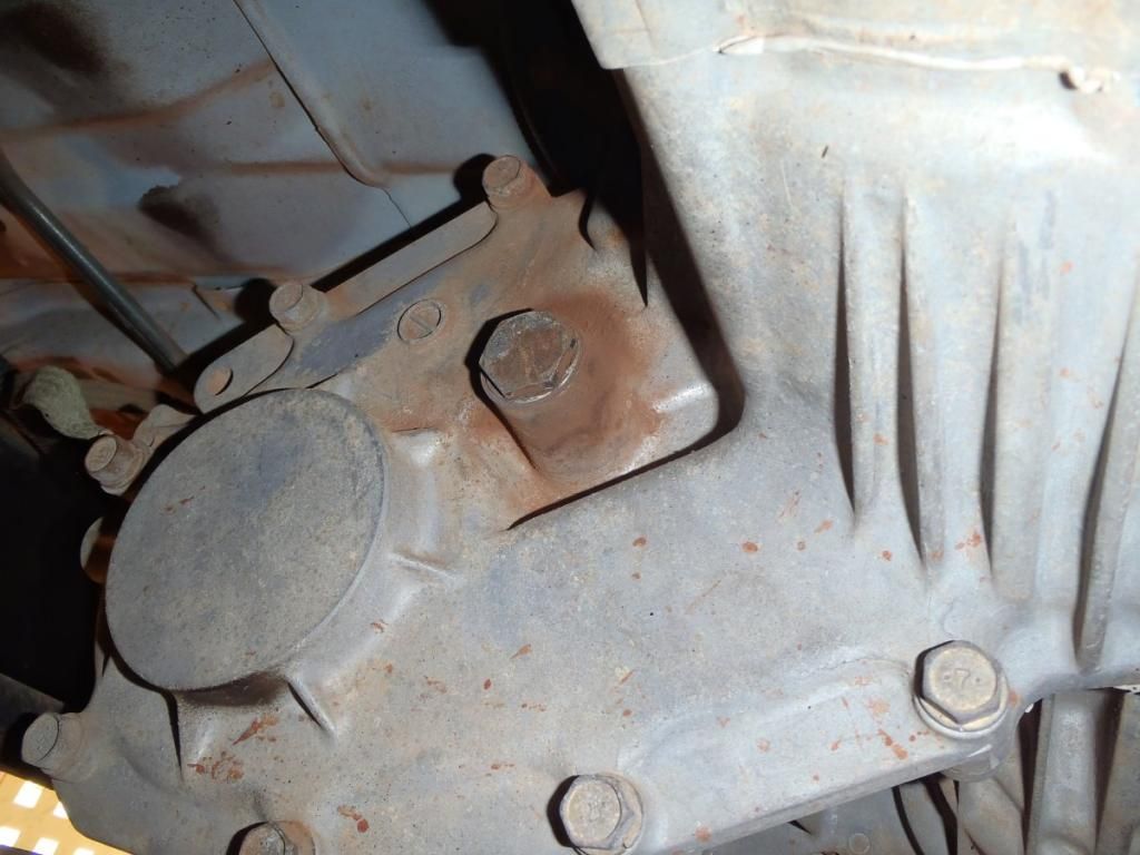 NL Escape Gearbox & Diff oil change Pajero 4WD Club of Victoria