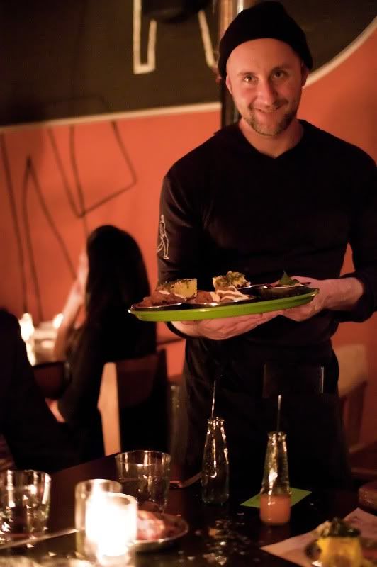 IMAGE: http://i131.photobucket.com/albums/p302/s1uma1/People/2009-12-31at23-30-53.jpg