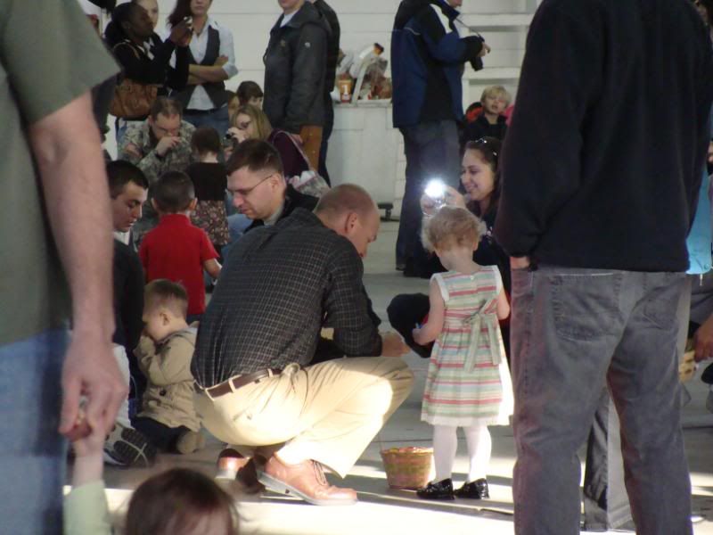 Sean and Autumn looking for prizes