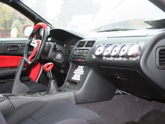 http://i131.photobucket.com/albums/p309/bearfan96/bullrun240interior.jpg